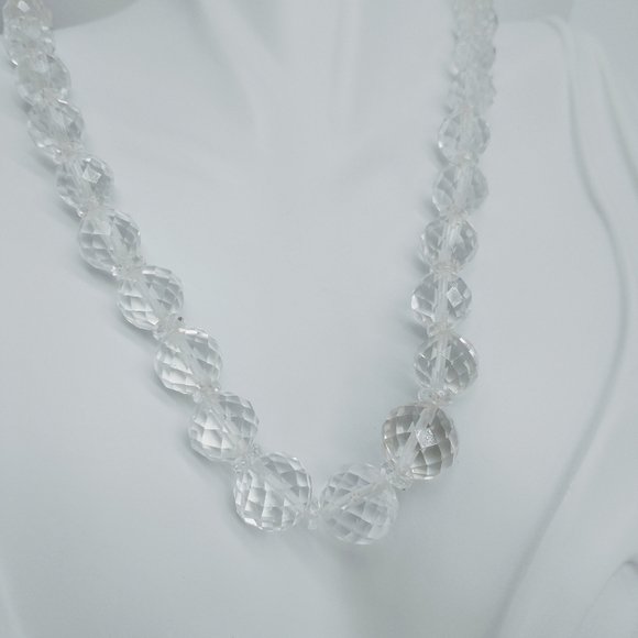 14k Gold Fill Graduated Crystal Quartz Necklace - Picture 5 of 10